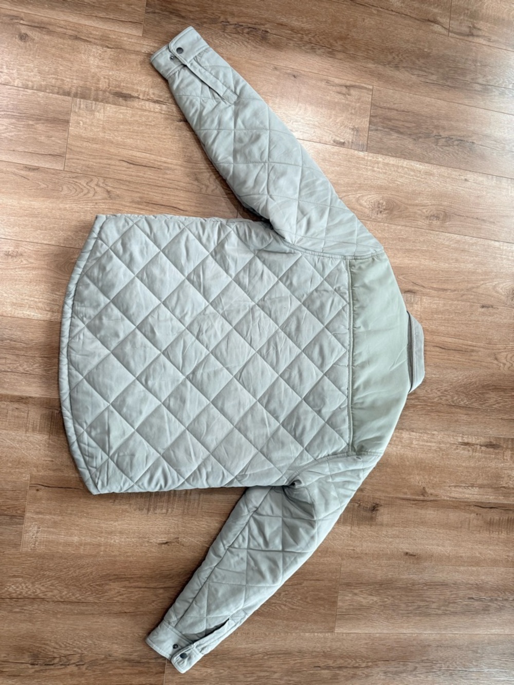 Quilted Light Gray Men's Puffer Jacket with Orange Interior - Picture 3 of 3